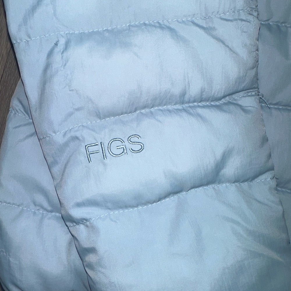 🩵FIGS Powder Blue Women's Puffer Jacket(limited edition)🩵 - Picture 7 of 7